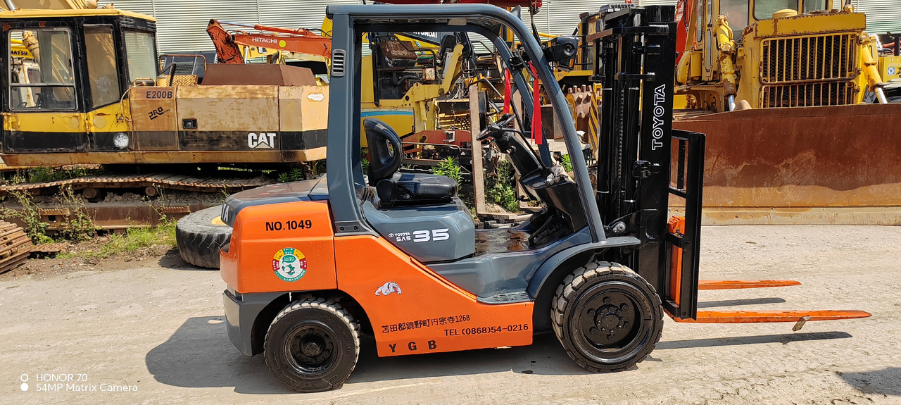 TOYOTA FD35 - Forklift: gambar 1 TOYOTA FD35 - Forklift: gambar 1
