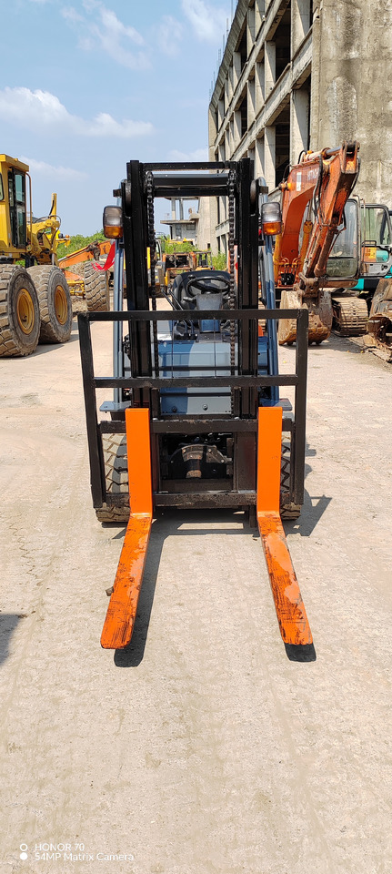 TOYOTA FD35 - Forklift: gambar 2 TOYOTA FD35 - Forklift: gambar 2