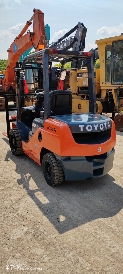 TOYOTA FD35 - Forklift: gambar 4 TOYOTA FD35 - Forklift: gambar 4