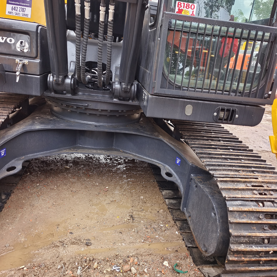 Ekskavator perayap VOLVO EC210 EC210D EC210B: gambar 12