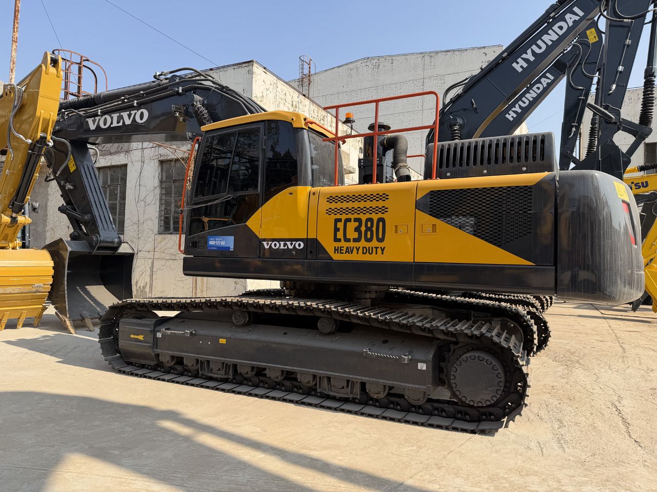 VOLVO EC380D Massive stock available - Ekskavator perayap: gambar 1 VOLVO EC380D Massive stock available - Ekskavator perayap: gambar 1