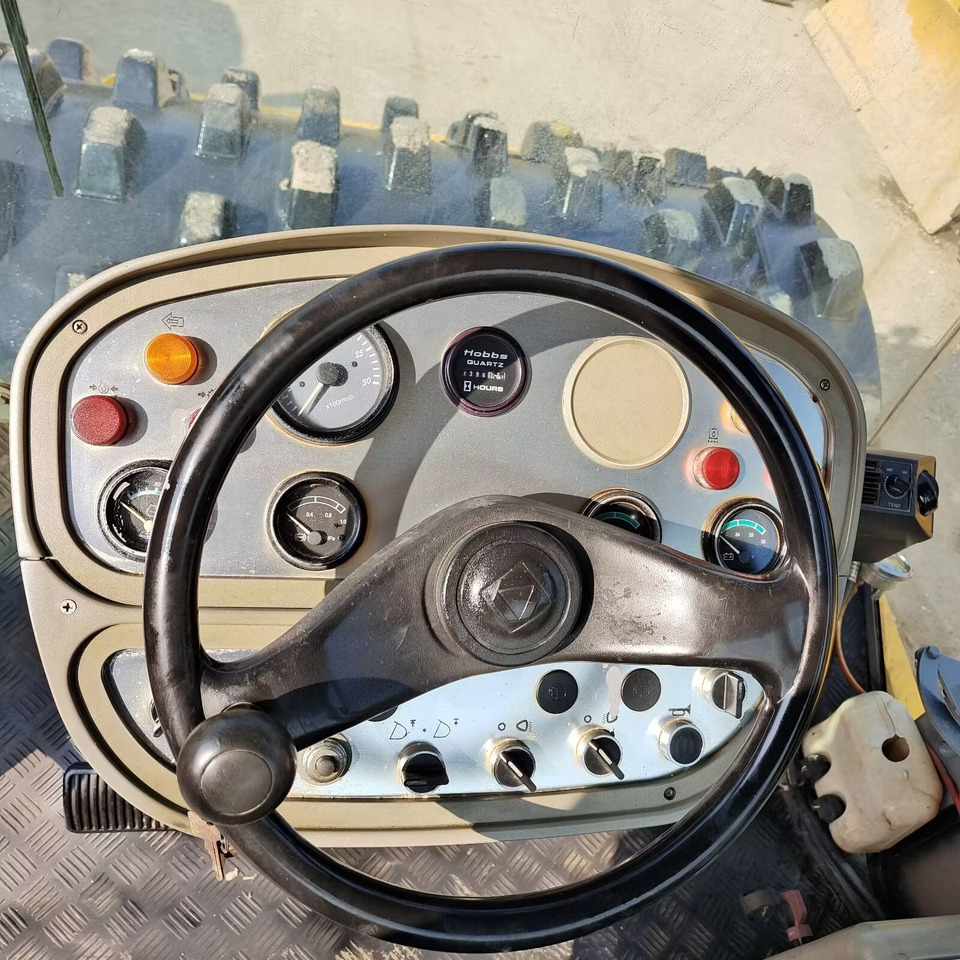 XCMG XS 223J WITH SHEEP FOOT PAD - Roller jalan: gambar 3 XCMG XS 223J WITH SHEEP FOOT PAD - Roller jalan: gambar 3