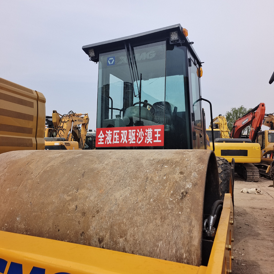XCMG XS143J - Roller jalan: gambar 1 XCMG XS143J - Roller jalan: gambar 1