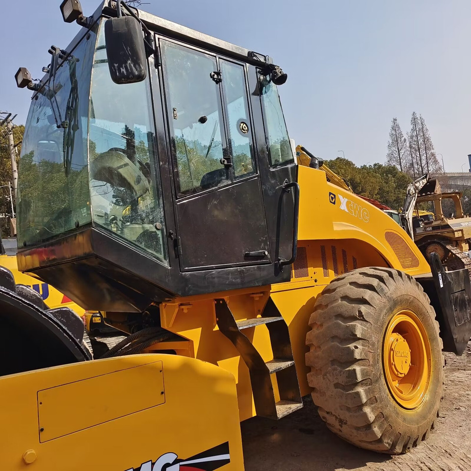 Roller jalan XCMG XS223J WITH SHEEP FOOT PAD: gambar 11