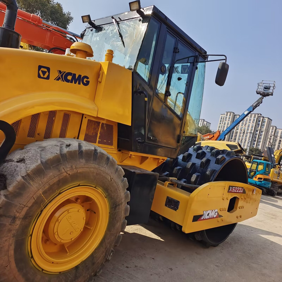 Roller jalan XCMG XS223J WITH SHEEP FOOT PAD: gambar 6