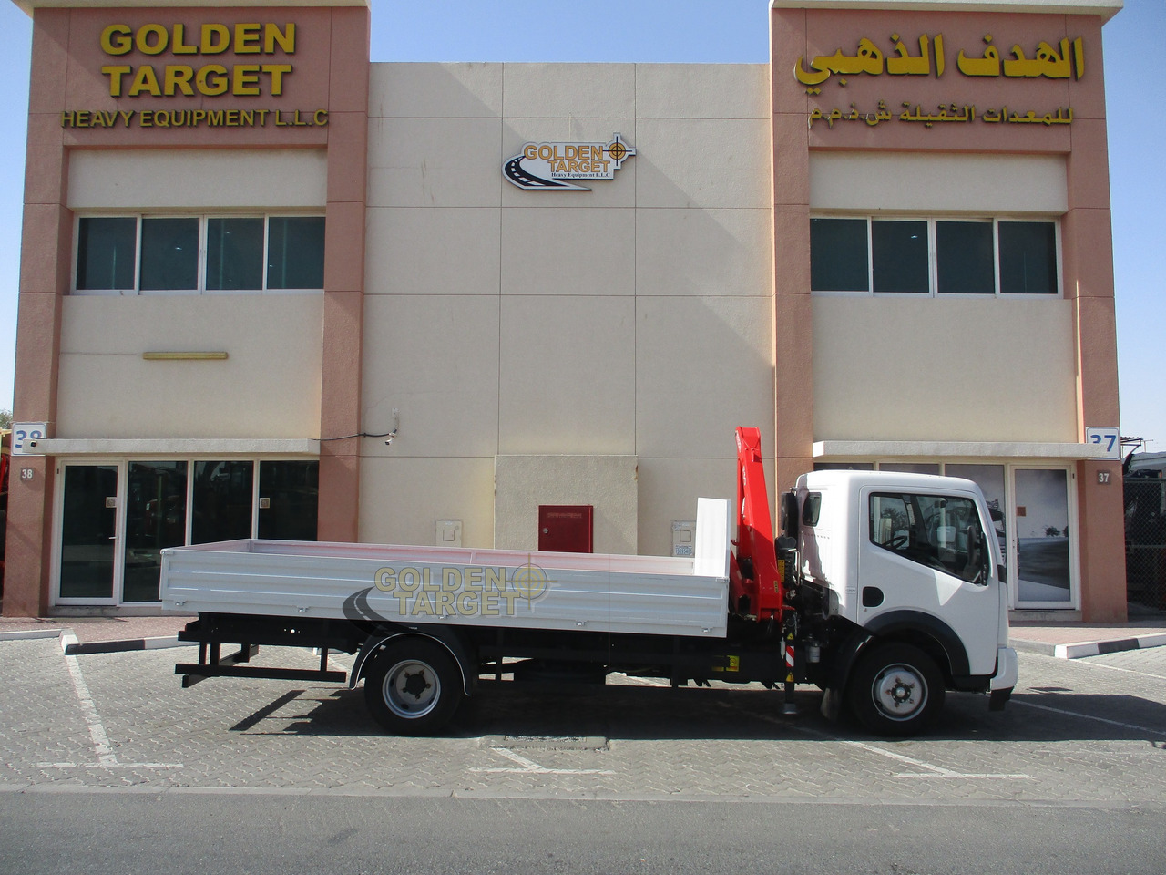 Ashok Leyland PARTNER LX 4x2 with Fassi F50A.022 Crane - Truk derek: gambar 5 Ashok Leyland PARTNER LX 4x2 with Fassi F50A.022 Crane - Truk derek: gambar 5