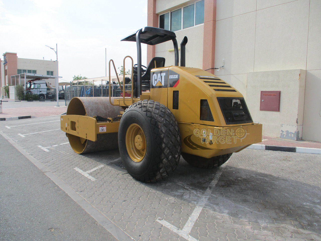 CATERPILLAR CS533E VIBRATORY ROLLER - Roller jalan: gambar 4 CATERPILLAR CS533E VIBRATORY ROLLER - Roller jalan: gambar 4