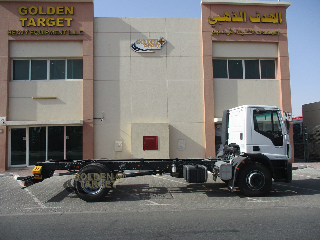 IVECO EUROCARGO 180E28 4x2 Chassis - Truk sasis: gambar 5 IVECO EUROCARGO 180E28 4x2 Chassis - Truk sasis: gambar 5