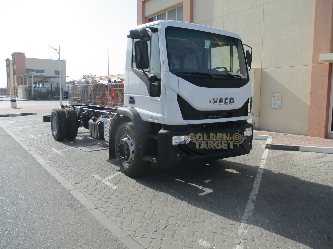 IVECO EUROCARGO 180E28 4x2 Chassis - Truk sasis: gambar 1 IVECO EUROCARGO 180E28 4x2 Chassis - Truk sasis: gambar 1