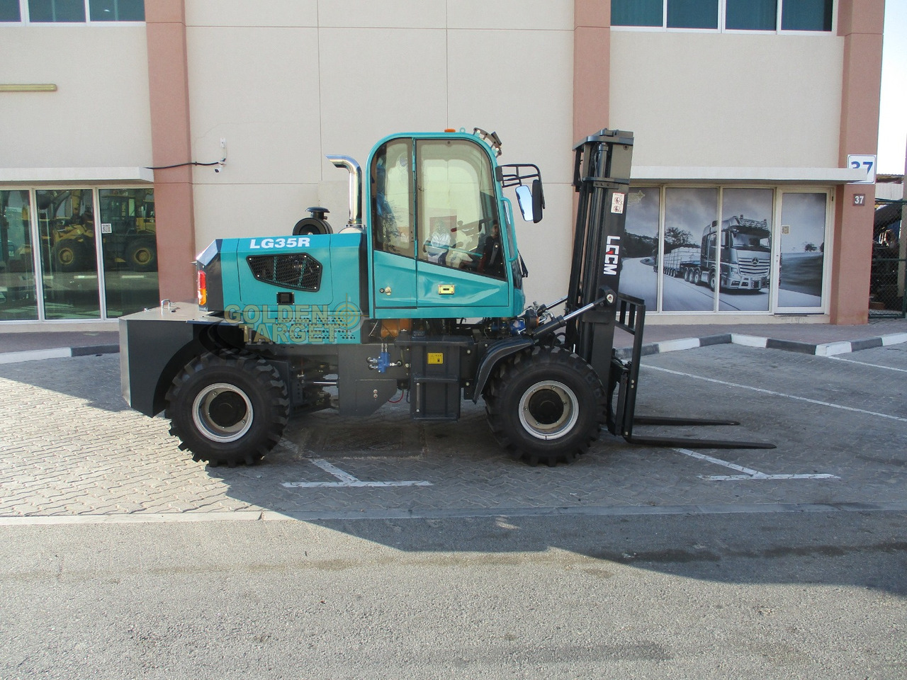 LGCM LG35R Rough Terrain Forklift - Forklift diesel: gambar 5 LGCM LG35R Rough Terrain Forklift - Forklift diesel: gambar 5