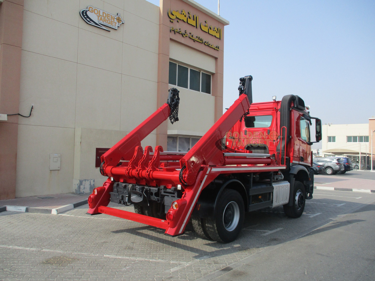 MERCEDES-BENZ Arocs 1832 4x2 Skip Loader - Truk skip loader: gambar 4 MERCEDES-BENZ Arocs 1832 4x2 Skip Loader - Truk skip loader: gambar 4