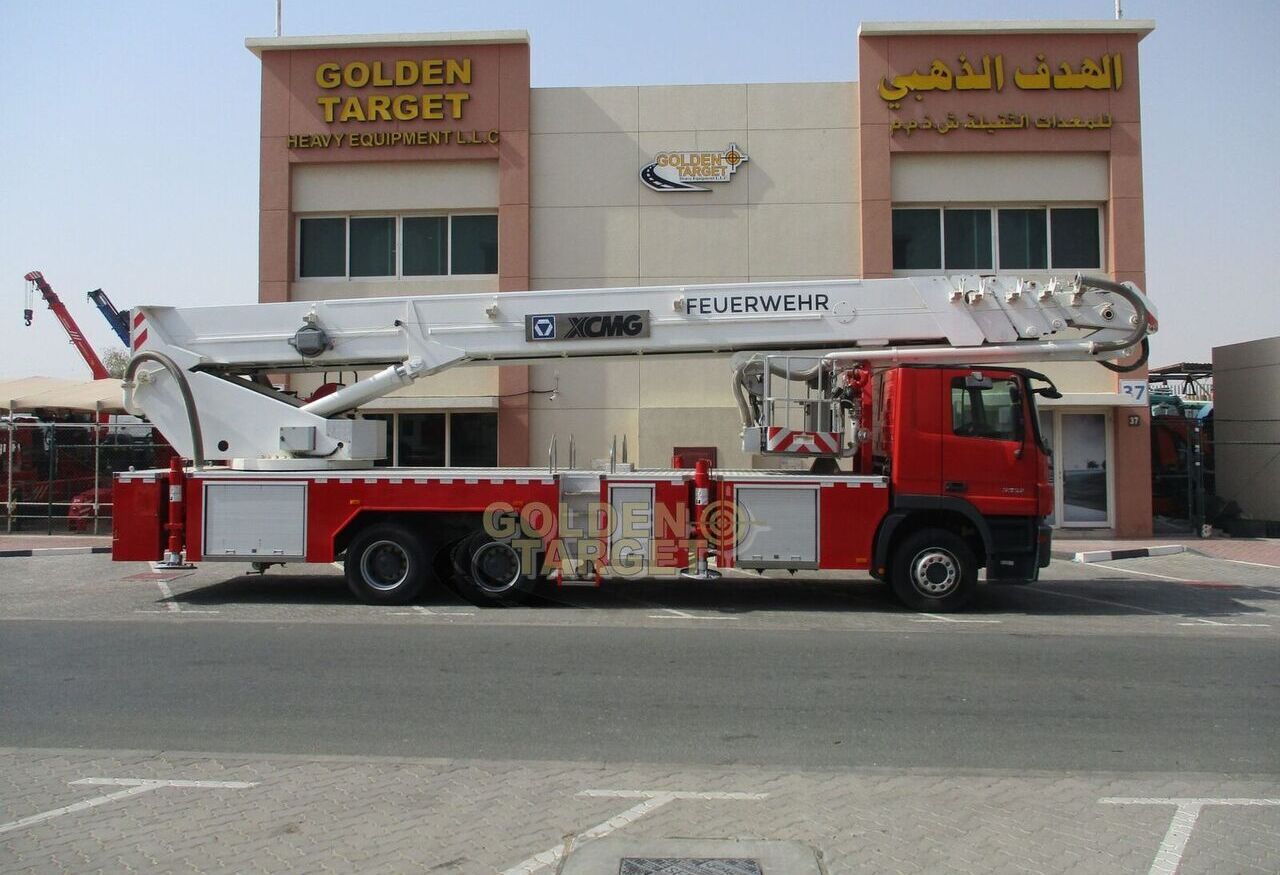Mercedes-Benz Actros 3332 6x4 Manlift Truck - Truk pemadam kebakaran: gambar 3 Mercedes-Benz Actros 3332 6x4 Manlift Truck - Truk pemadam kebakaran: gambar 3