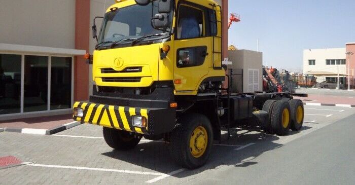 Nissan UD CZ4YL 6x6 Chassis Truck - Truk sasis: gambar 1 Nissan UD CZ4YL 6x6 Chassis Truck - Truk sasis: gambar 1
