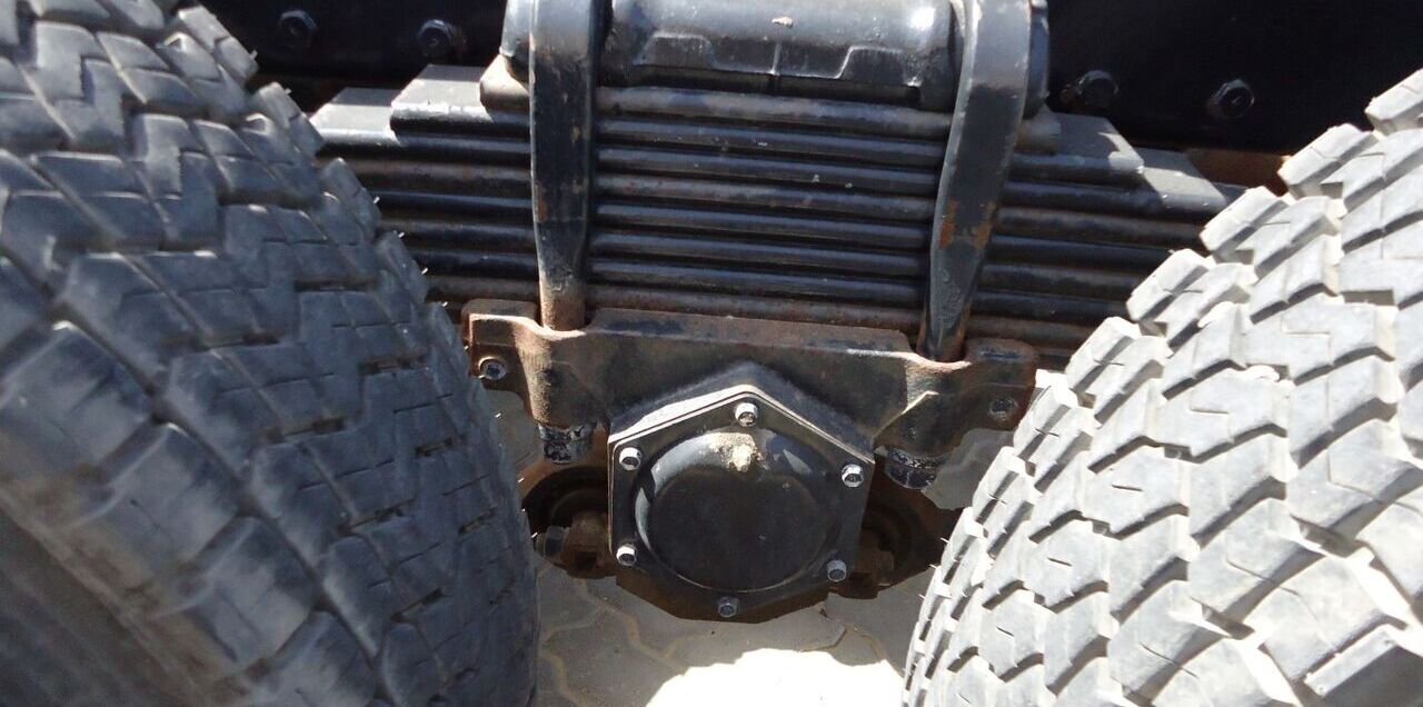 Truk sasis Nissan UD CZ4YL 6x6 Chassis Truck: gambar 8