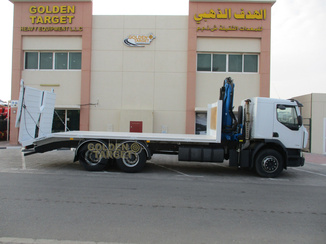 RENAULT Kerax 380 6×4 Crane Truck - Truk derek: gambar 5 RENAULT Kerax 380 6×4 Crane Truck - Truk derek: gambar 5