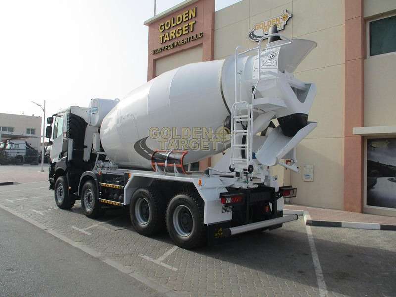 Renault K420 - Truk pengaduk beton: gambar 4 Renault K420 - Truk pengaduk beton: gambar 4