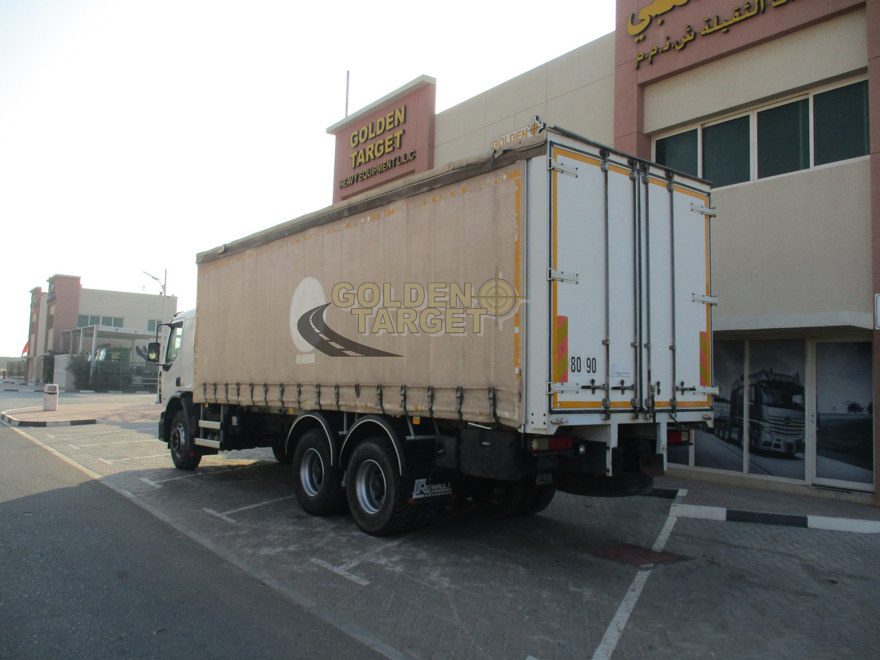 Renault KERAX 380 Curtainsider Truck - Truk dengan terpal samping: gambar 4 Renault KERAX 380 Curtainsider Truck - Truk dengan terpal samping: gambar 4