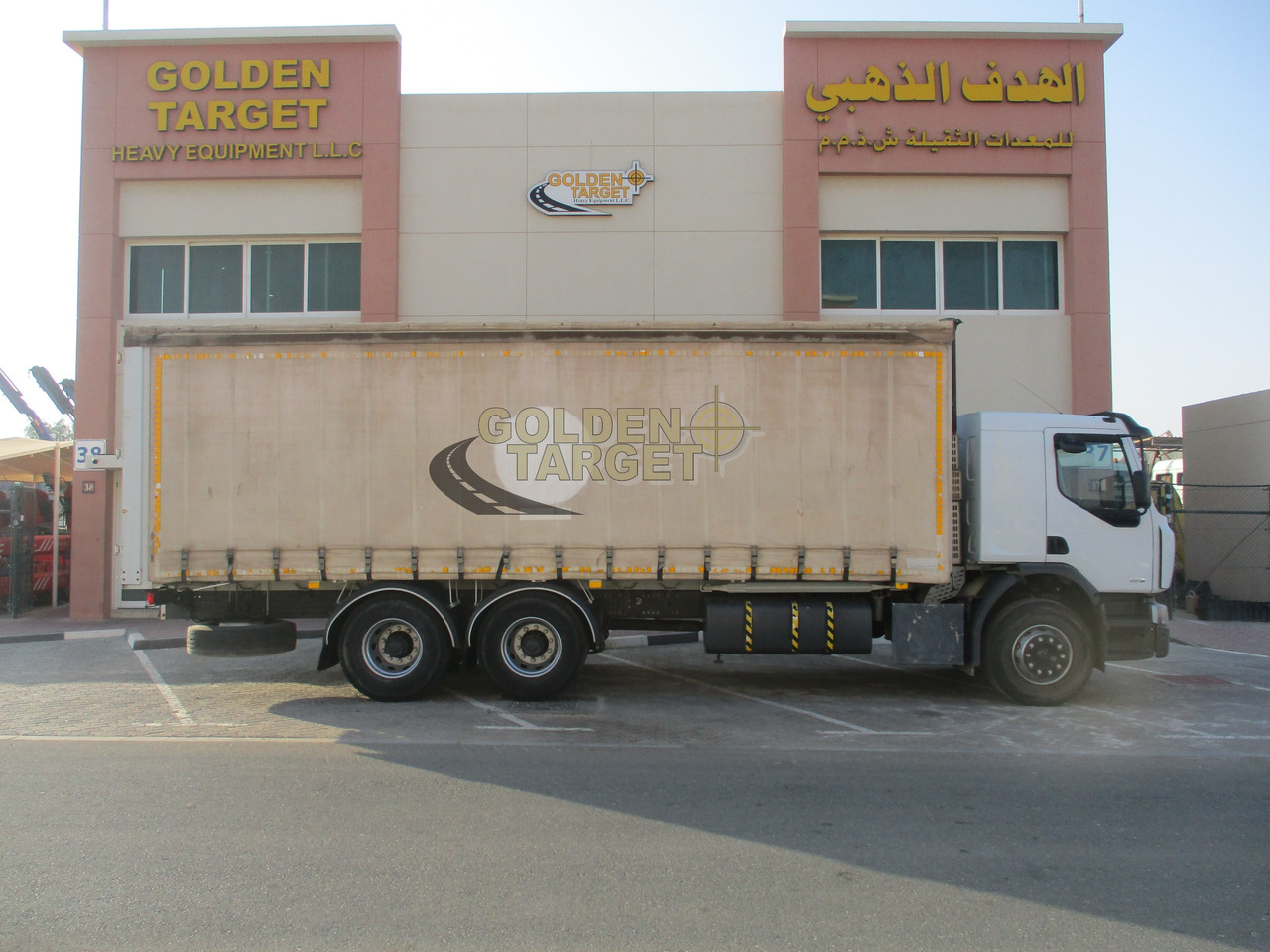 Renault KERAX 380 Curtainsider Truck - Truk dengan terpal samping: gambar 5 Renault KERAX 380 Curtainsider Truck - Truk dengan terpal samping: gambar 5