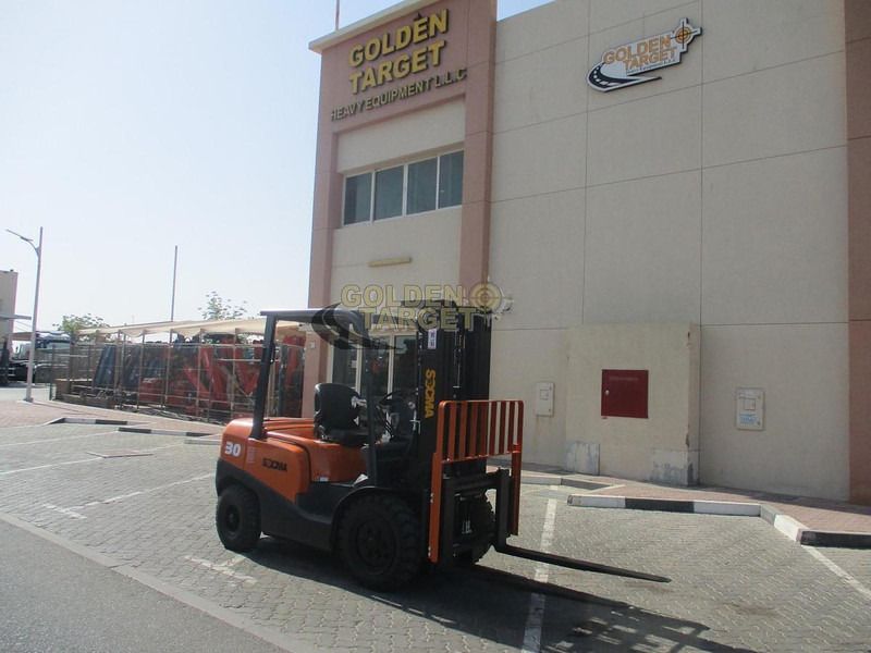 SOCMA HNF-30 - Forklift diesel: gambar 1 SOCMA HNF-30 - Forklift diesel: gambar 1