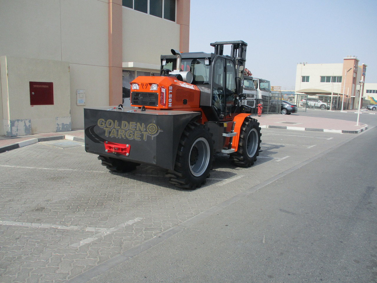 Solution SL50N Rough Terrain Forklift - Forklift diesel: gambar 3 Solution SL50N Rough Terrain Forklift - Forklift diesel: gambar 3