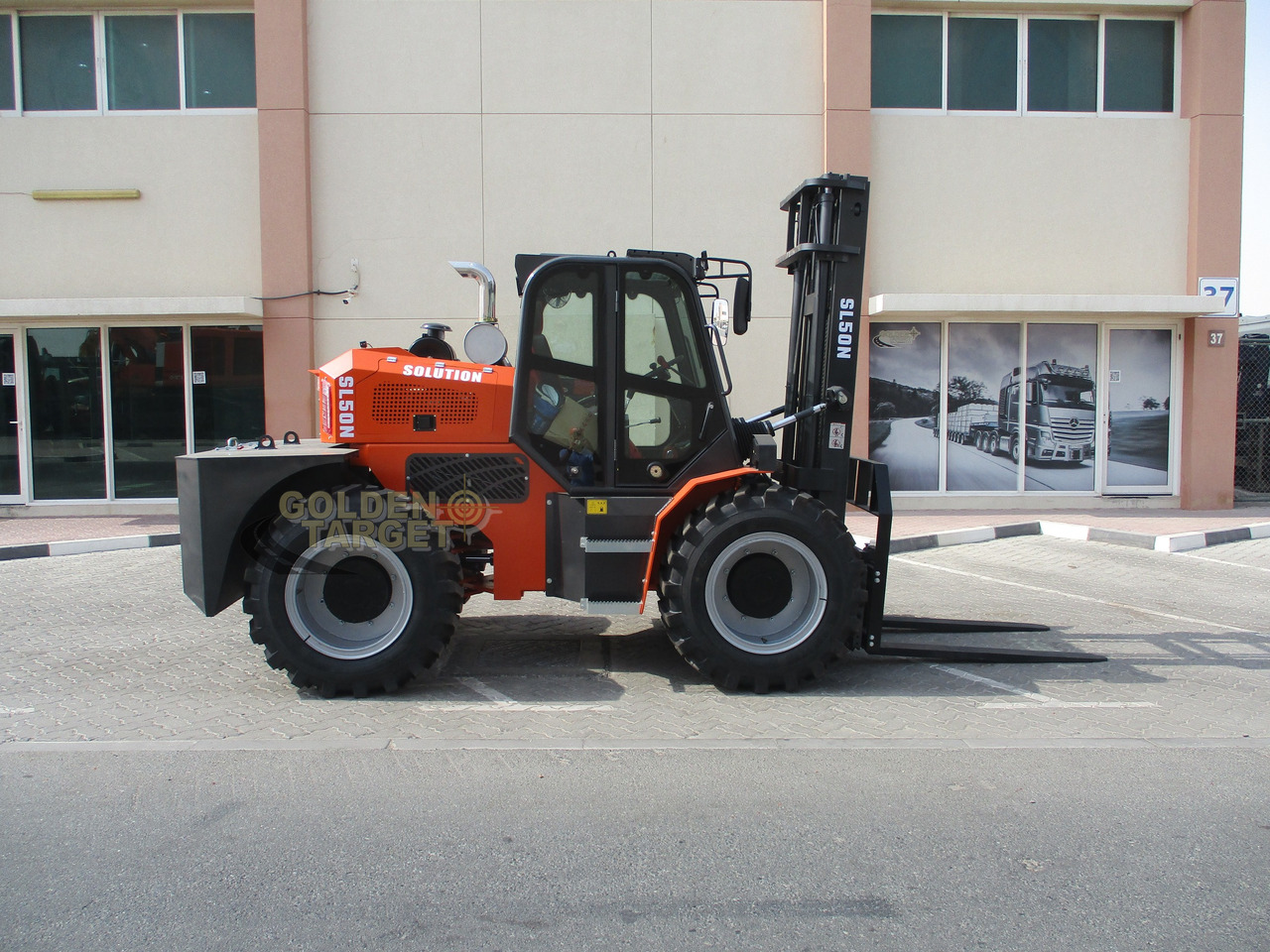 Solution SL50N Rough Terrain Forklift - Forklift diesel: gambar 5 Solution SL50N Rough Terrain Forklift - Forklift diesel: gambar 5
