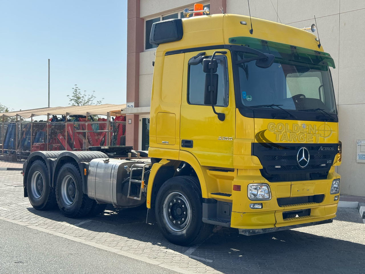 Mercedes Benz ACTROS 3355 6x4 Head Truck - Tractor head: gambar 1 Mercedes Benz ACTROS 3355 6x4 Head Truck - Tractor head: gambar 1