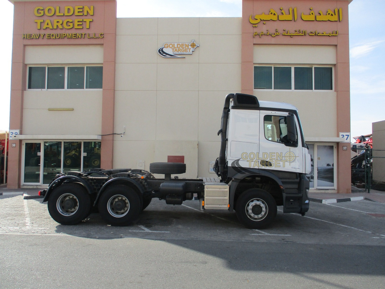 Mercedes-Benz Actros 3342 6x4 Right Hand Head Truck - Tractor head: gambar 5 Mercedes-Benz Actros 3342 6x4 Right Hand Head Truck - Tractor head: gambar 5