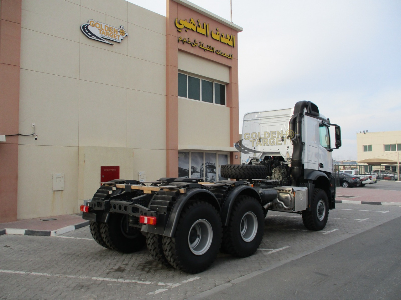 Mercedes-Benz Arocs 3342 6x6 Head Truck - Tractor head: gambar 3 Mercedes-Benz Arocs 3342 6x6 Head Truck - Tractor head: gambar 3