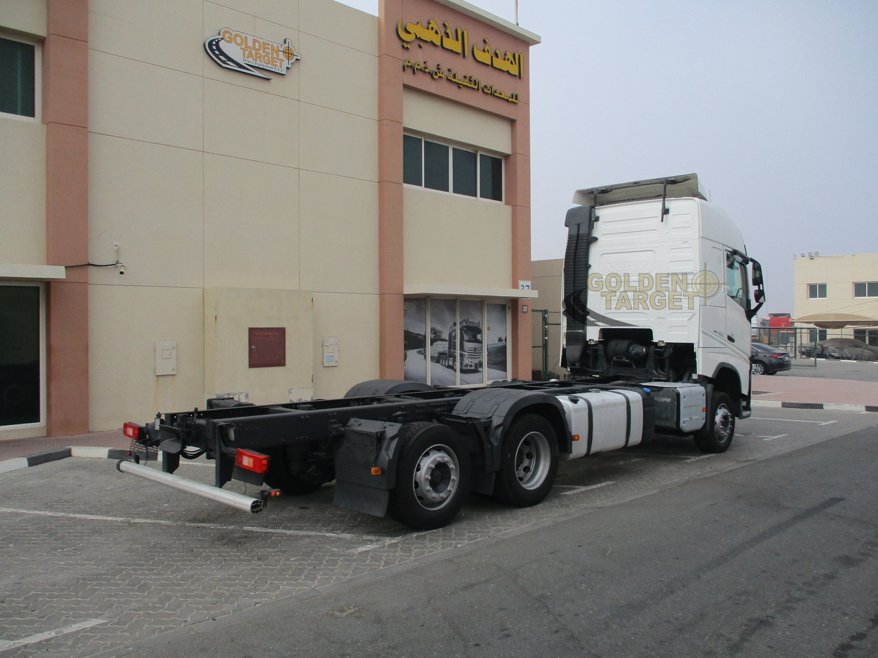 Volvo FH460 6×2 Chassis - Truk sasis: gambar 3 Volvo FH460 6×2 Chassis - Truk sasis: gambar 3