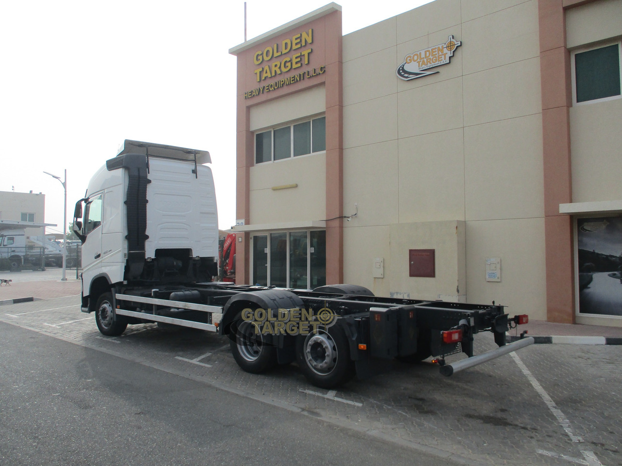 Volvo FH460 6×2 Chassis - Truk sasis: gambar 4 Volvo FH460 6×2 Chassis - Truk sasis: gambar 4