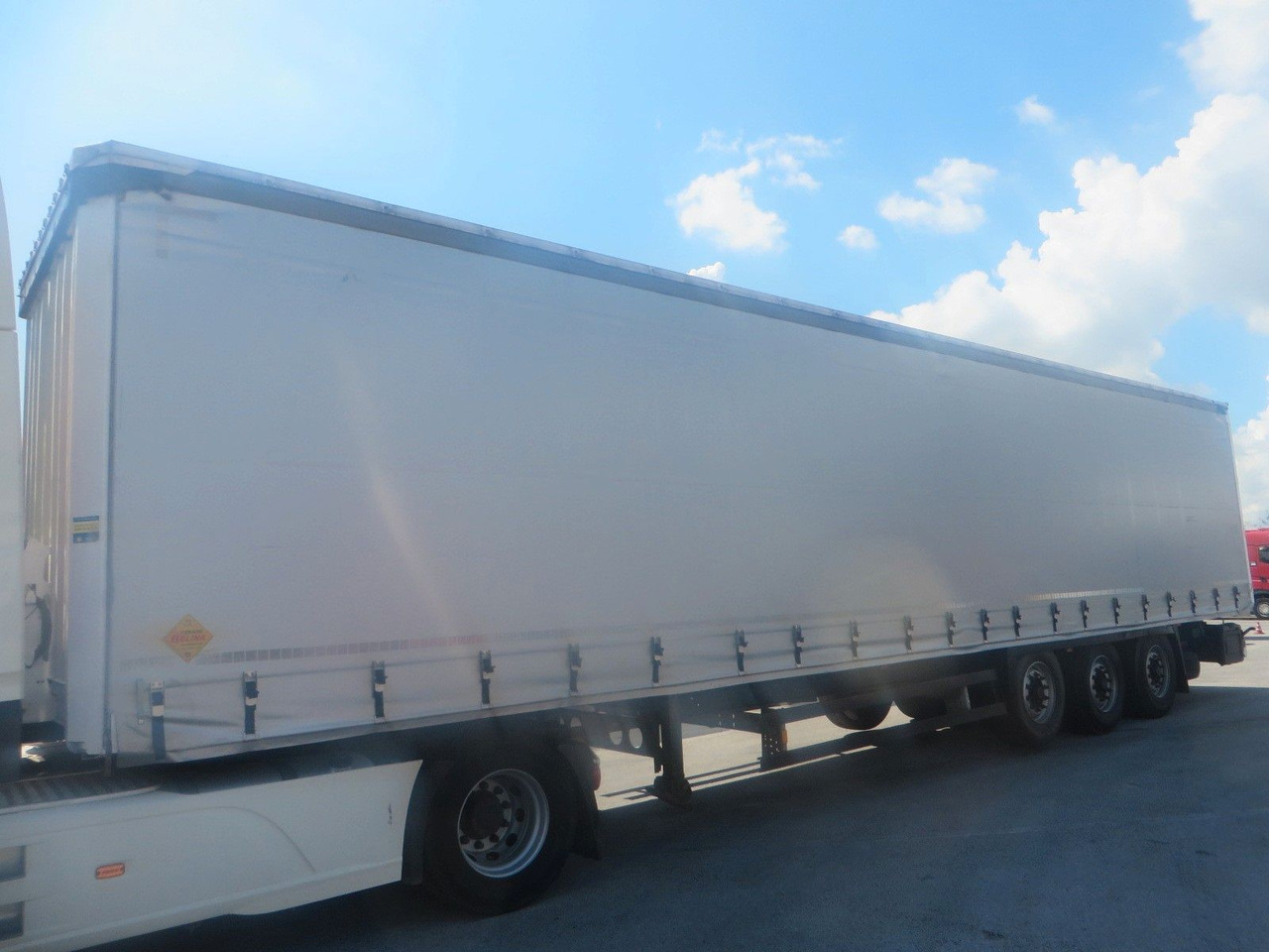 Krone TILT SEMITRAILER 2015 - Semi-trailer dengan terpal samping: gambar 2 Krone TILT SEMITRAILER 2015 - Semi-trailer dengan terpal samping: gambar 2