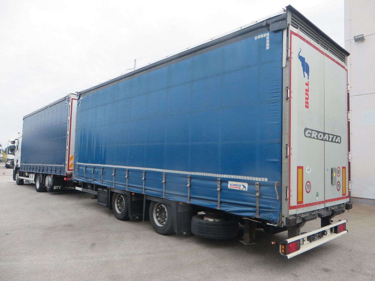 Renault T480 SC 6x2 Tandem jumbo 116m3 - Truk dengan terpal samping: gambar 4 Renault T480 SC 6x2 Tandem jumbo 116m3 - Truk dengan terpal samping: gambar 4