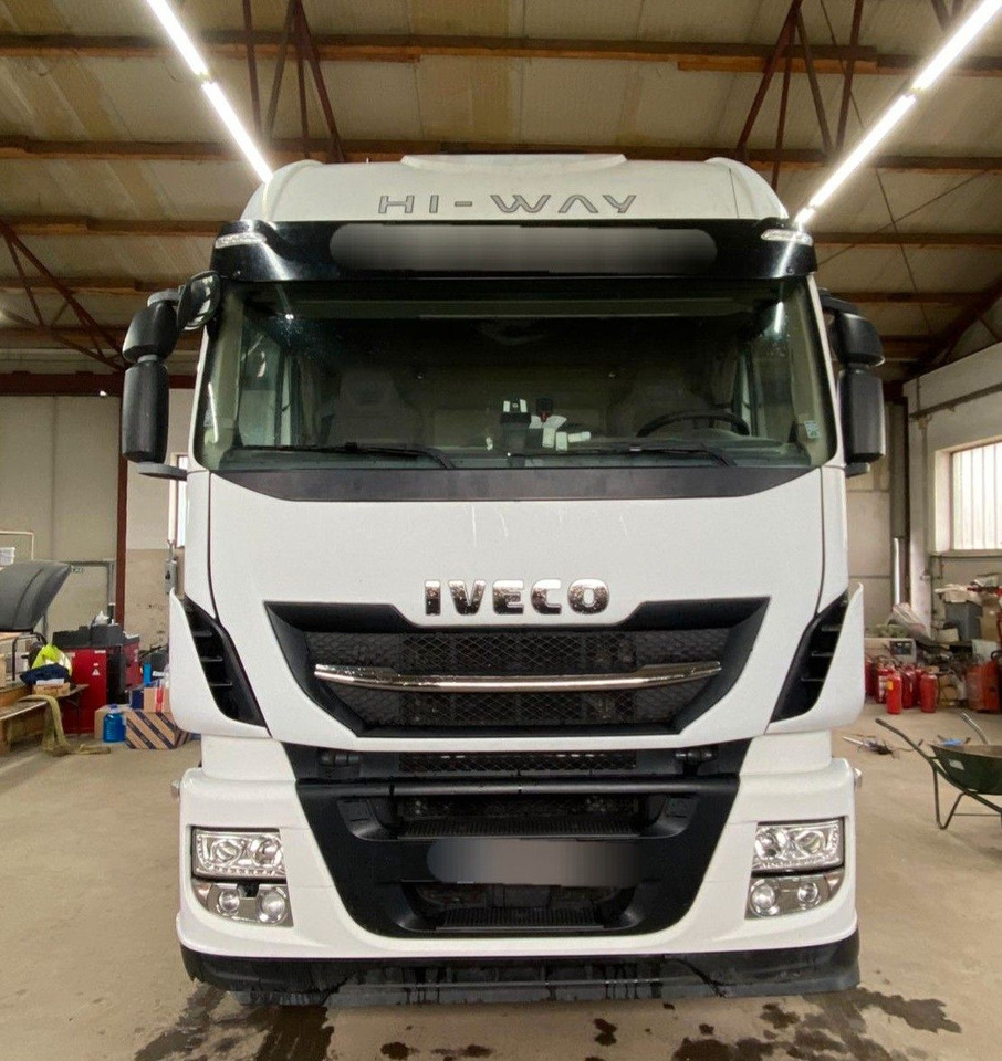 Iveco Stralis 460 Hi-Way 4x2Tractor -Tipper hydraulic - Tractor head: gambar 1 Iveco Stralis 460 Hi-Way 4x2Tractor -Tipper hydraulic - Tractor head: gambar 1