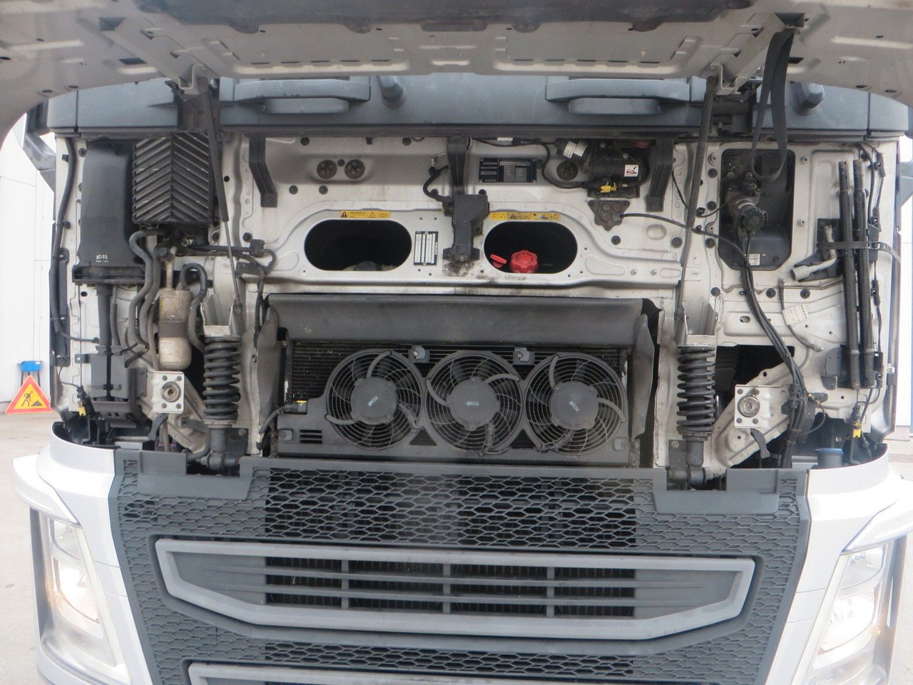 Volvo FH460 4x2Tractor - Tractor head: gambar 5 Volvo FH460 4x2Tractor - Tractor head: gambar 5