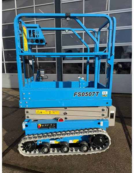 Fronteq FS0507T - Scissor lifts: gambar 1 Fronteq FS0507T - Scissor lifts: gambar 1