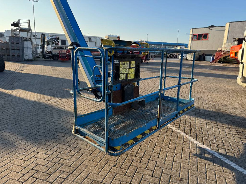 Boom teleskopik Genie SX 135 XC: gambar 11