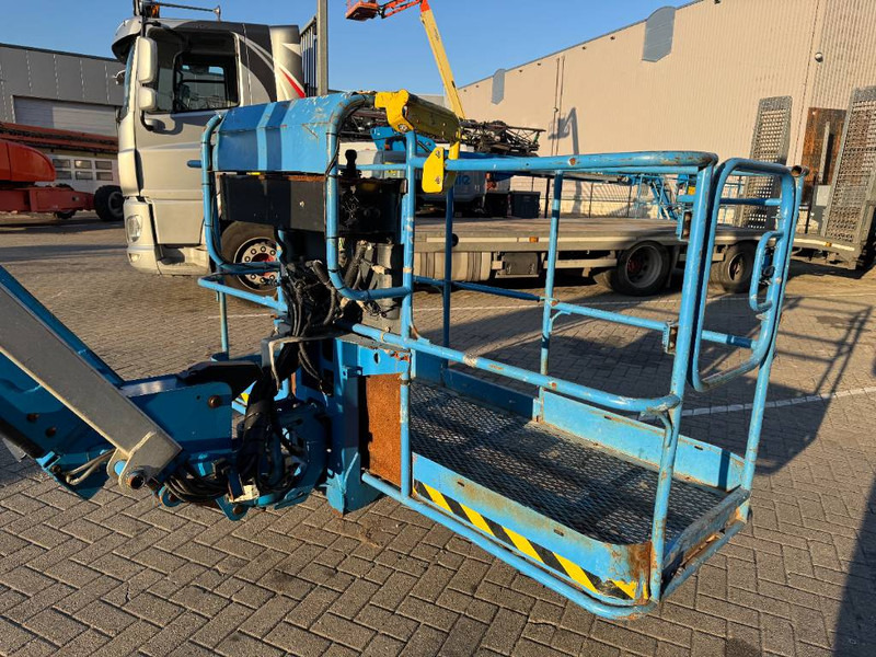 Boom teleskopik Genie SX 135 XC: gambar 15