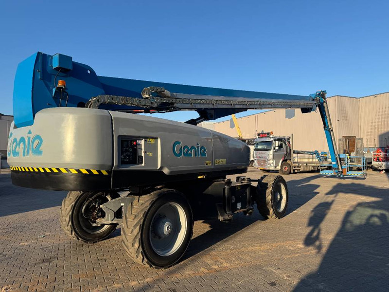 Boom teleskopik Genie SX 135 XC: gambar 18