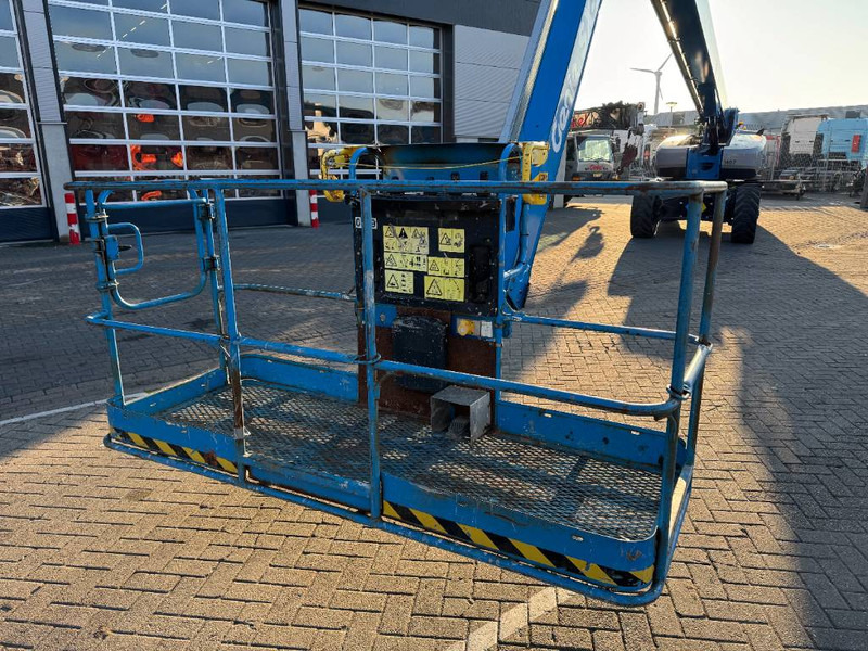 Boom teleskopik Genie SX 135 XC: gambar 10
