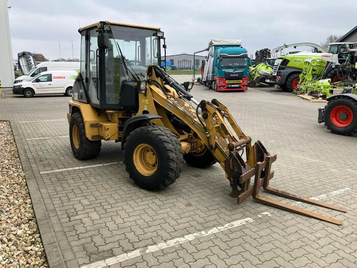 Caterpillar 906 - Wheel loader: gambar 2 Caterpillar 906 - Wheel loader: gambar 2