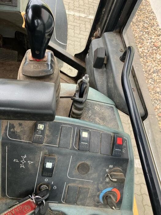 Caterpillar 906 - Wheel loader: gambar 5 Caterpillar 906 - Wheel loader: gambar 5