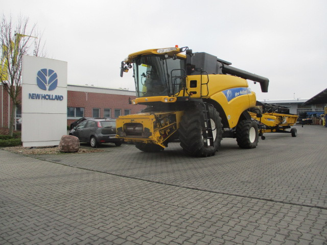New Holland CR 9060 Elevation - Pemanen gabungan: gambar 4 New Holland CR 9060 Elevation - Pemanen gabungan: gambar 4