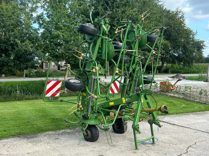 Krone KW 8.82/8 Schudder 8 elements Schudder - Tedder/ Menyapu: gambar 1 Krone KW 8.82/8 Schudder 8 elements Schudder - Tedder/ Menyapu: gambar 1