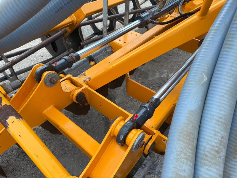 Veenhuis Terraject DISC 5.00 Schijvenegg Bemester Bouwlandinjecteur - Peralatan pertanian: gambar 4 Veenhuis Terraject DISC 5.00 Schijvenegg Bemester Bouwlandinjecteur - Peralatan pertanian: gambar 4