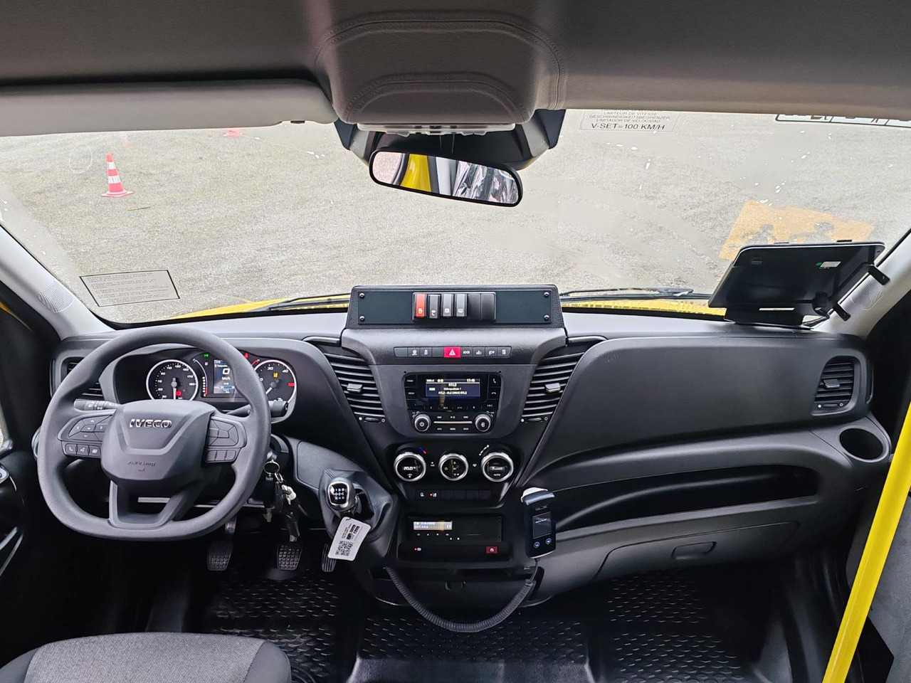 Leasing 5 MINIBUS IVECO DAILY NEUF ET NON IMMATRICULE 5 MINIBUS IVECO DAILY NEUF ET NON IMMATRICULE: gambar 13 Leasing 5 MINIBUS IVECO DAILY NEUF ET NON IMMATRICULE 5 MINIBUS IVECO DAILY NEUF ET NON IMMATRICULE: gambar 13