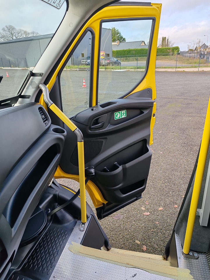 Leasing 5 MINIBUS IVECO DAILY NEUF ET NON IMMATRICULE 5 MINIBUS IVECO DAILY NEUF ET NON IMMATRICULE: gambar 16 Leasing 5 MINIBUS IVECO DAILY NEUF ET NON IMMATRICULE 5 MINIBUS IVECO DAILY NEUF ET NON IMMATRICULE: gambar 16