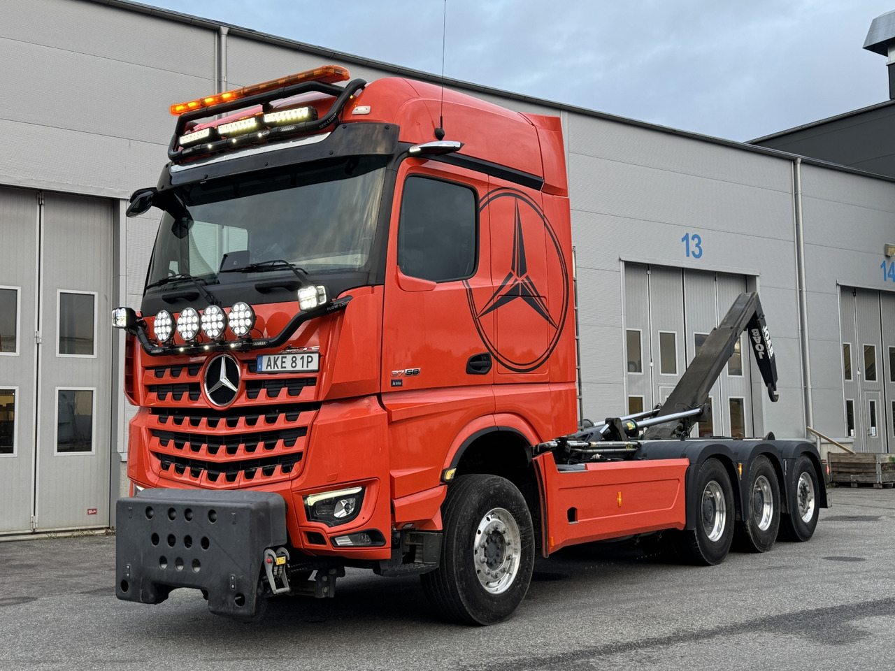 Tridemväxlare Mercedes-Benz Arocs 3758 -2023 | JOAB 24 ton | Plogutrustad - Hook lift: gambar 1 Tridemväxlare Mercedes-Benz Arocs 3758 -2023 | JOAB 24 ton | Plogutrustad - Hook lift: gambar 1
