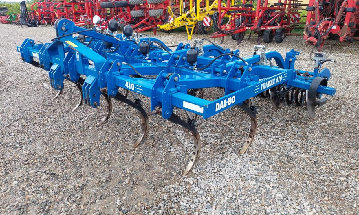 Dalbo Trimax 410 - Garu: gambar 1 Dalbo Trimax 410 - Garu: gambar 1