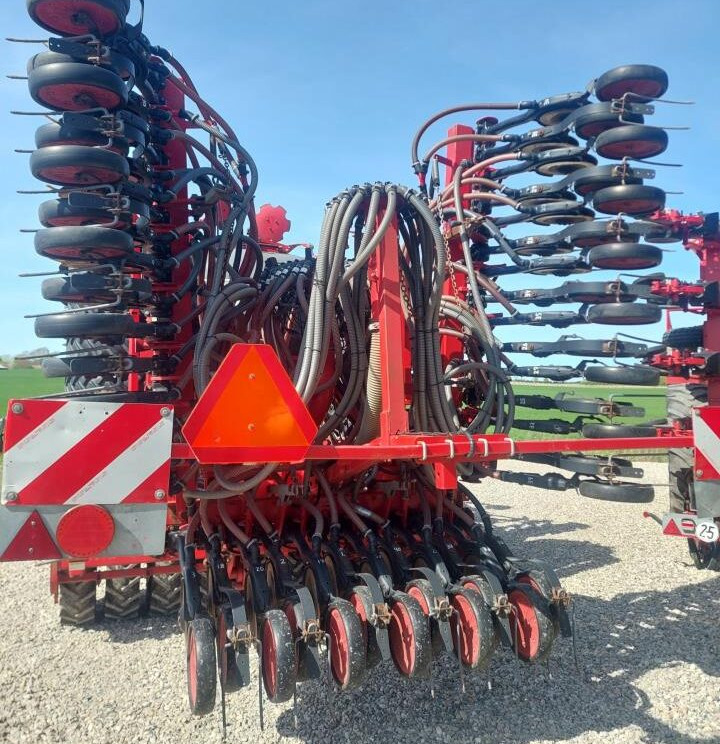 Horsch Focus 6 TD - 3 Punkt - Bor benih: gambar 3 Horsch Focus 6 TD - 3 Punkt - Bor benih: gambar 3