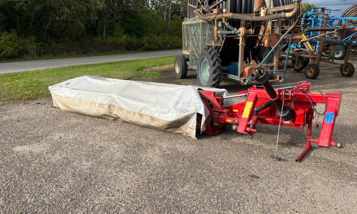 Lely SPLENDIMO 320 - Mesin pemotong padang rumput: gambar 2 Lely SPLENDIMO 320 - Mesin pemotong padang rumput: gambar 2